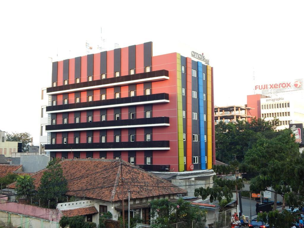 Amaris Hotel Senen Jakarta Exterior photo